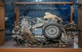 I resti dell'auto di Falcone