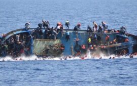 Il barcone rovesciatosi a Lampedusa