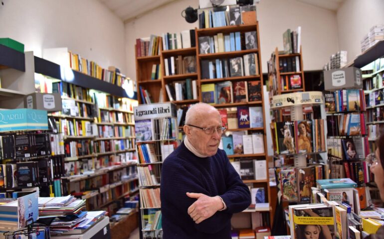 Cagliari saluta la Libreria Biblos con una svendita speciale: c’è tempo fino a stasera