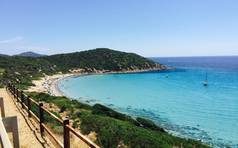 La spiaggia di Mari Pintau e i suoi colori