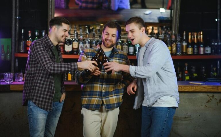 Ragazzi al bar