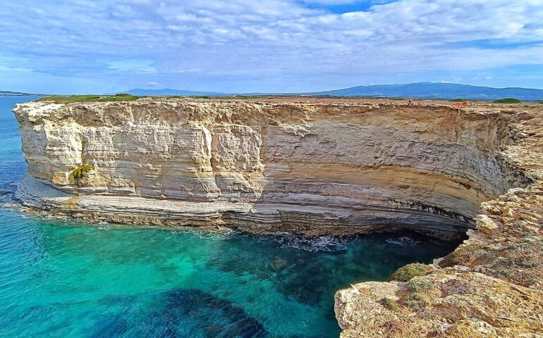 Falesie di su tingiosu, sardegna