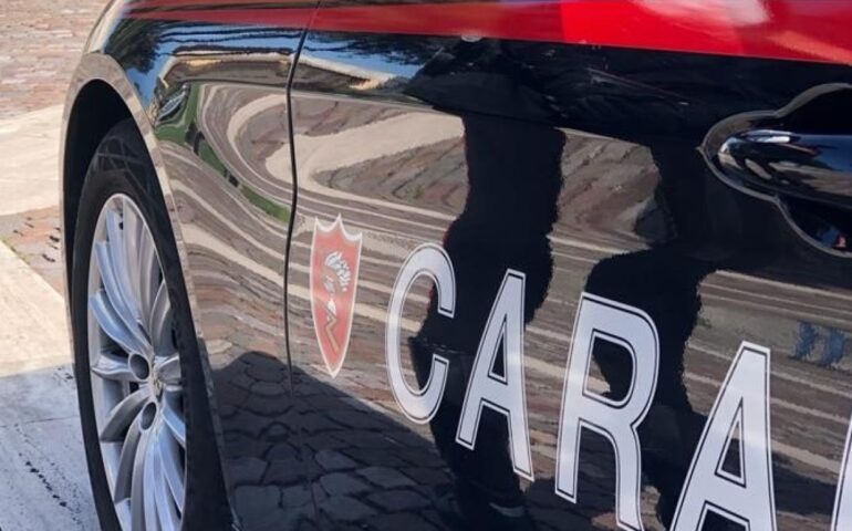 Un'auto dei Carabinieri