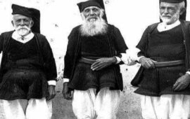 Uomini in costume sardo