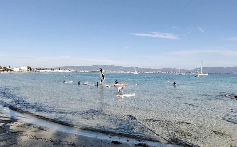 la spiaggia del poetto a Cagliari