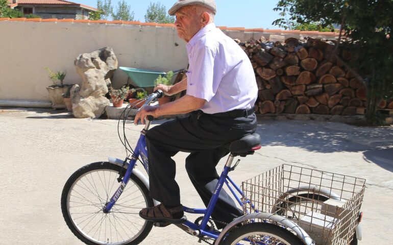 103 anni e non sentirli .Tziu Pietro Flore. Irgoli