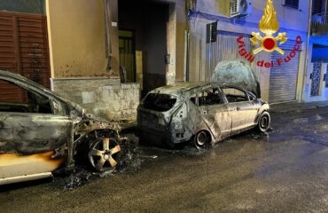 Auto in fiamme a Sorso ( PH Vigili del fuoco)