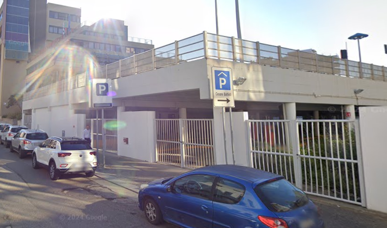 riapre parcheggio a Cagliari in via Cesare Battisti