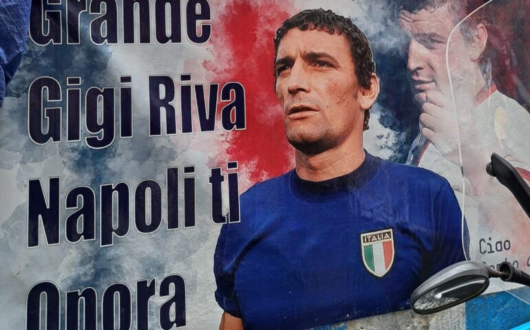 Murale dedicato a Gigi Riva a Napoli (PH Alessandra Useli)