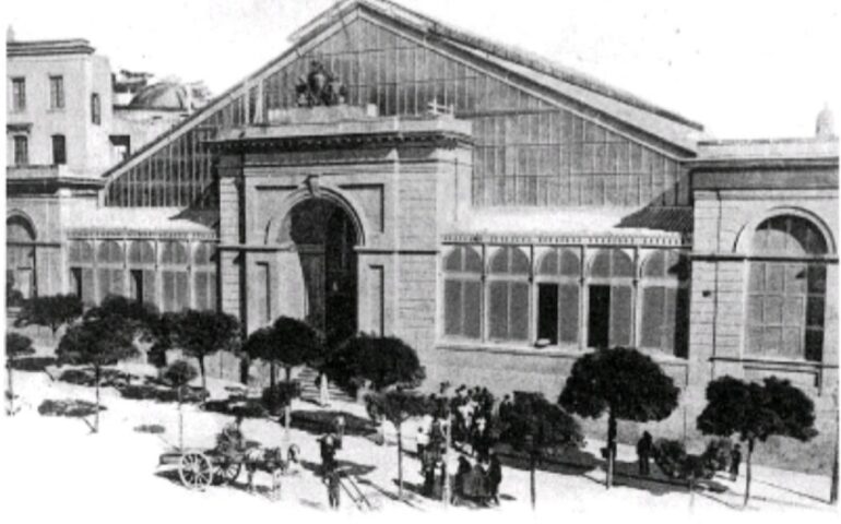 Il mercato del Largo Carlo Felice