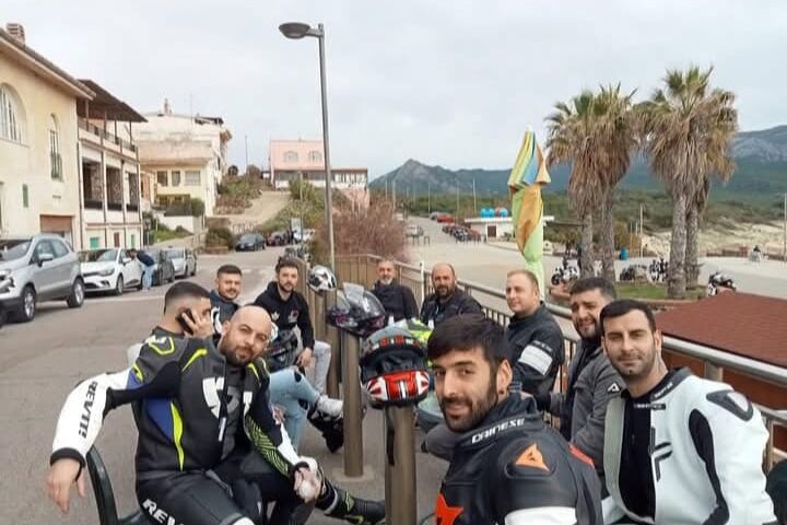 Gli amici di Alessio Marras ( PH Profilo FB Scarburati Bikers)