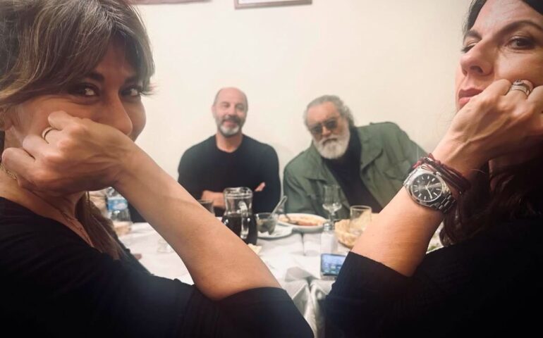 A Cagliari a cena un poker di stelle: Cucciari, Raffaele, Abatantuono e Milani
