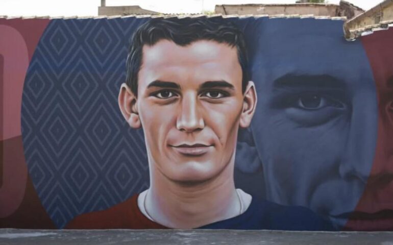 Il murale di Mauro Patta dedicato a Gigi Riva a Ussaramanna ( PH Patta Artist profilo ig)