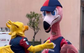 Pully incontra la mascotte del Genoa PH Instagram Cagliari Calcio