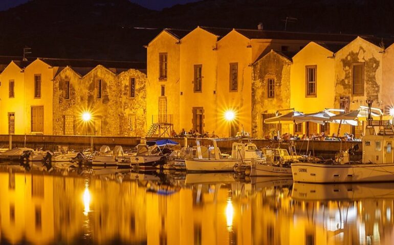Bosa di notte