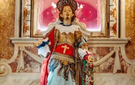 Il silenzioso ritorno stasera a Stampace: Sant’Efisio rientra a Cagliari, tra fede e commozione