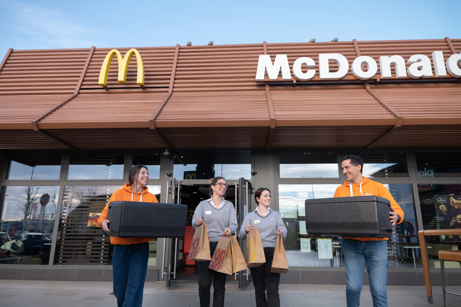 McDonald's dona pasti caldi ai bisognosi