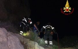 Cala Fighera, turista bloccato in un sentiero difficile: salvato dai Vigili del Fuoco