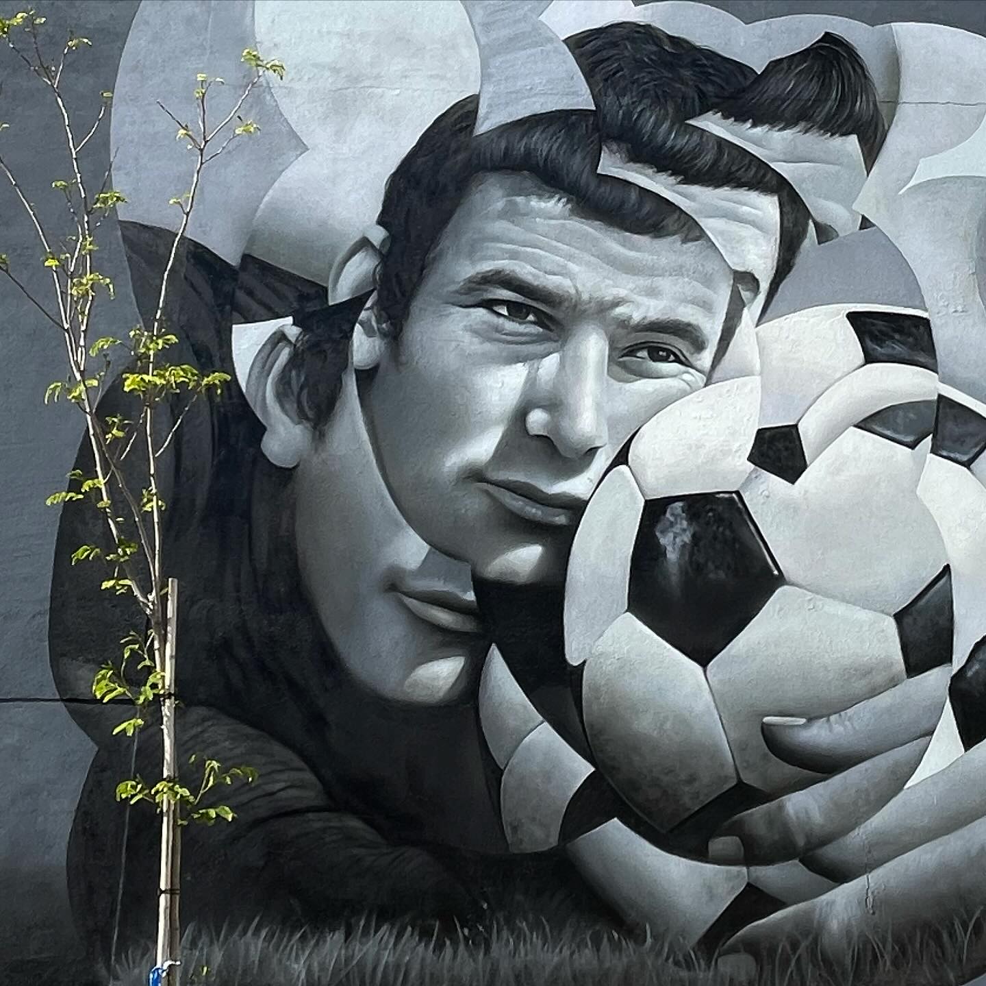 murale gigi riva di Skan