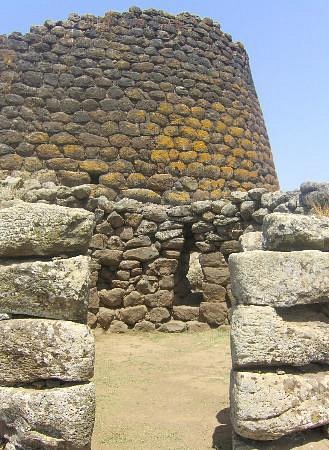 Il nuraghe Losa