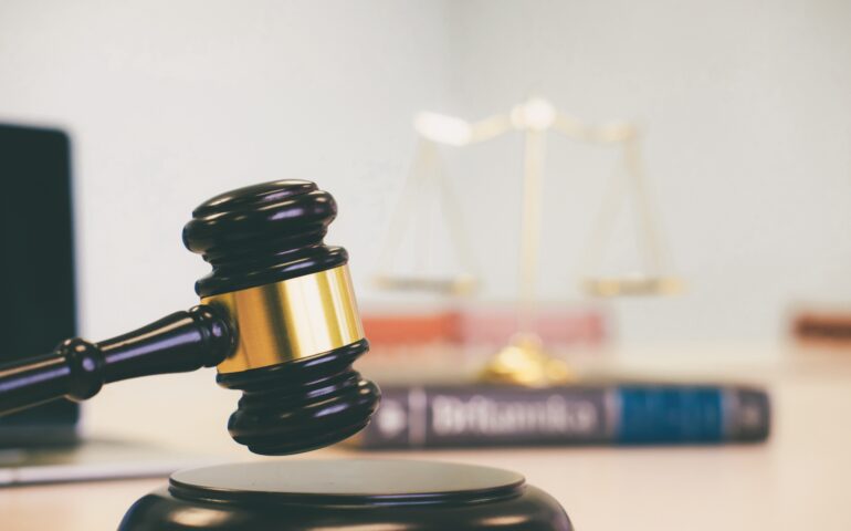 Alghero, assolti dopo anni di ingiuste accuse: non erano “i furbetti del cartellino”