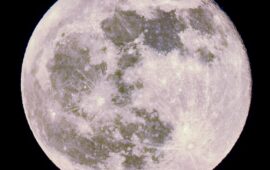 La magia della Luna delle Fragole: uno spettacolo raro immortalato da Sinnai