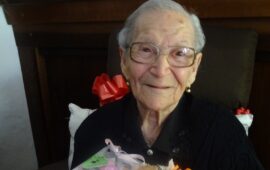 Tzia Laurina compie 104 anni: il volto sereno e sorridente della longevità sarda