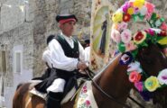 Mogoro, è morto Fabrizio Maccioni, il cavaliere vittima di un incidente durante la processione di San Bernardino