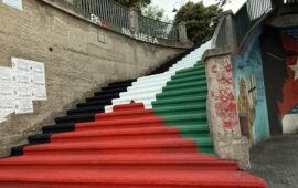 A Orgosolo una scalinata per Gaza: colori, simboli e un messaggio che grida giustizia