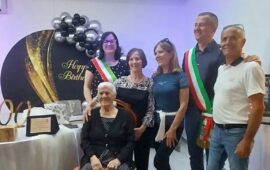 Le comunità di Sadali e Tortolì festeggiano i 100 anni di Tzia Zelinda Carta