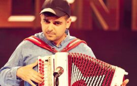 Luca Cocco, 20 anni di musica e passione: il talento di Ardauli che incanta con organetto e armonica