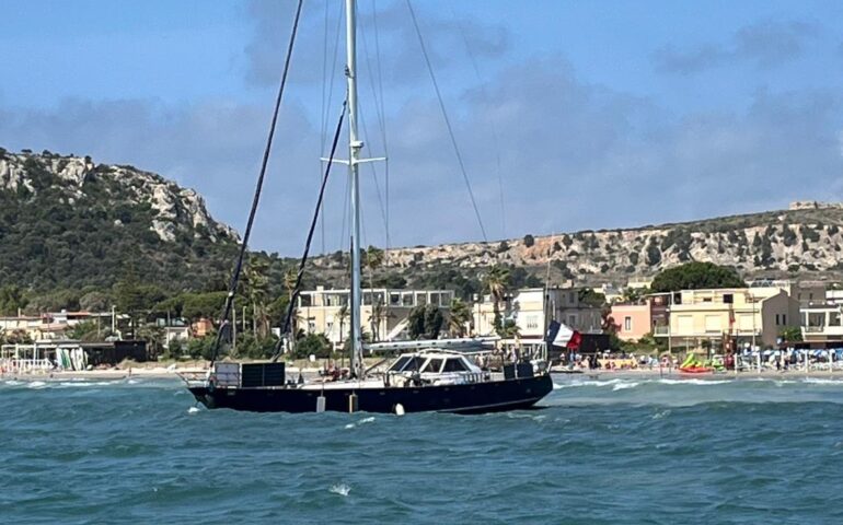 barca incagliata D'Aquila