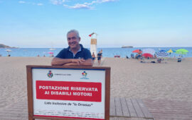 La storia di Massimo Pisanu e del sogno di una Sardegna inclusiva. Spiagge accessibili, mezzi solidali e progetti concreti