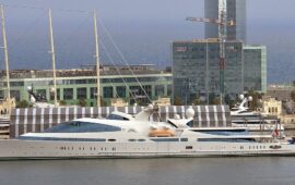 A Cagliari approda il superyacht Yas: nella top ten dei più grandi al mondo, ha piscina con cascata ed eliporto