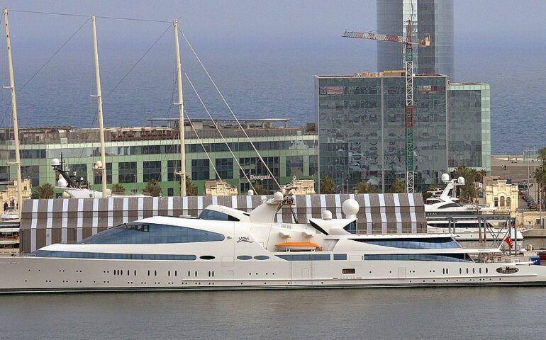 yacht yas