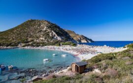 Punta Molentis, accesso alla spiaggia solo con SPID: tra paradiso naturale e burocrazia digitale