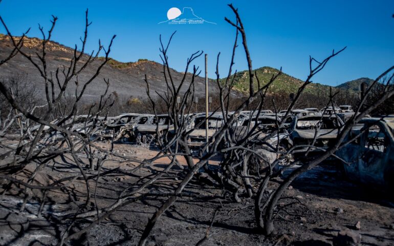 Le immagini dell’inferno: il racconto fotografico di Cristian Mascia dall’incubo di Punta Molentis