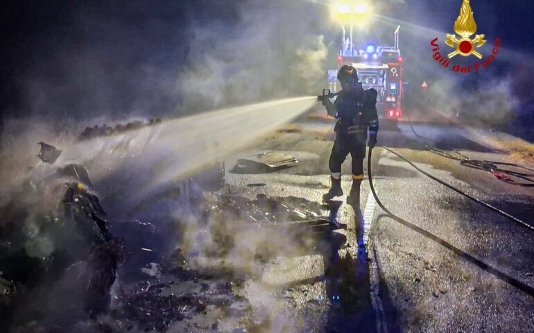 auto incendiata a decimoputzu