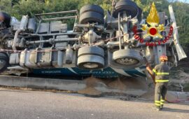 Il camion ribaltato