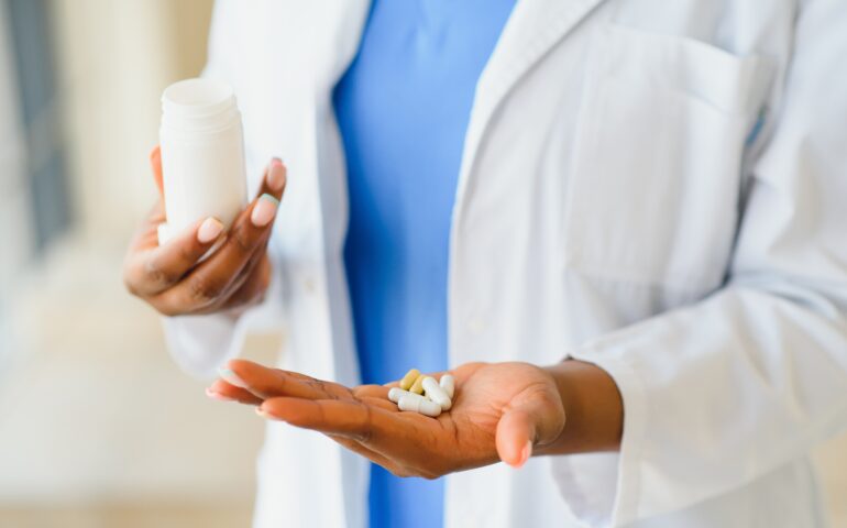 Aborto farmacologico, un traguardo di civiltà in Sardegna: ne parliamo con il dottor Pistis e con la cellula Strajk Kobiet