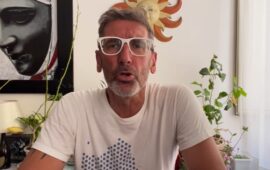 “Da quando gli è morta la figlia…”, Corrado Sorrentino insultato per aver fatto allontanare una barca troppo vicina alla riva al Poetto