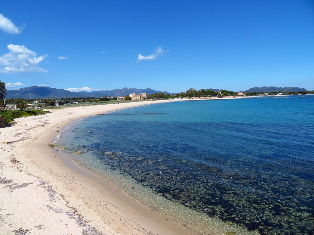 La spiaggia di Nora