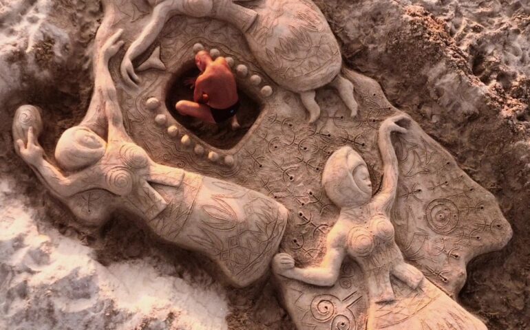 scultura nella sabbia di Nicola Urru