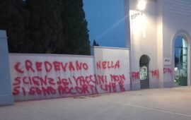 Oristano, muri del Cimitero di San Pietro imbrattati con scritte no vax: dura condanna del Sindaco Sanna