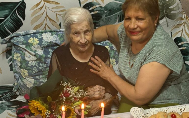 Tzia Maurizia Congiu spegne 106 candeline.