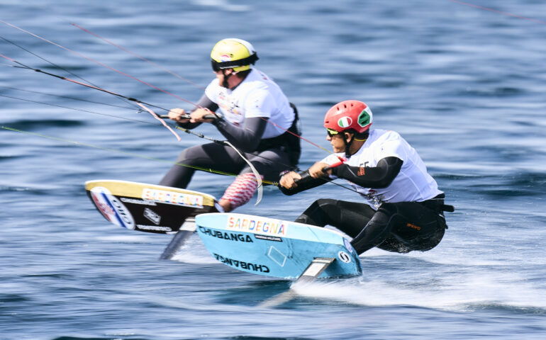 Il Mondiale di Formula Kite arriva a Quartu Sant’Elena: gli olimpionici del foil verso il Sardinia Grand Slam