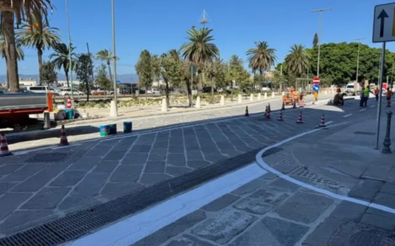 Via Roma (Foto Ansa)
