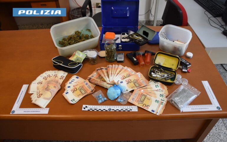 Oristano, arrestato giovane per spaccio: sequestrati droga e denaro contante