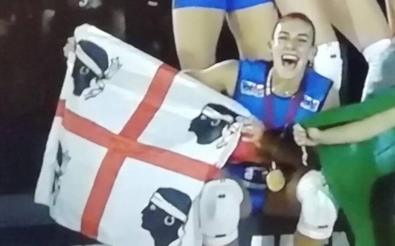 Alessia Orro guida l’Italia sul tetto del mondo e porta i Quattro Mori sul podio