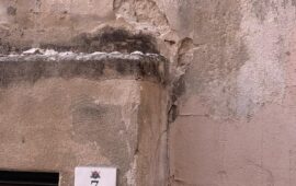 Cagliari, chiusa via La Marmora per caduta calcinacci: la denuncia dei residenti di Castello
